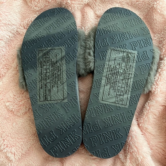 VS PINK gray fur slides - Picture 3 of 3